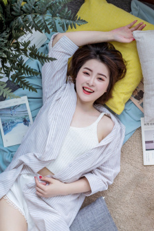 解开老师的乳罩